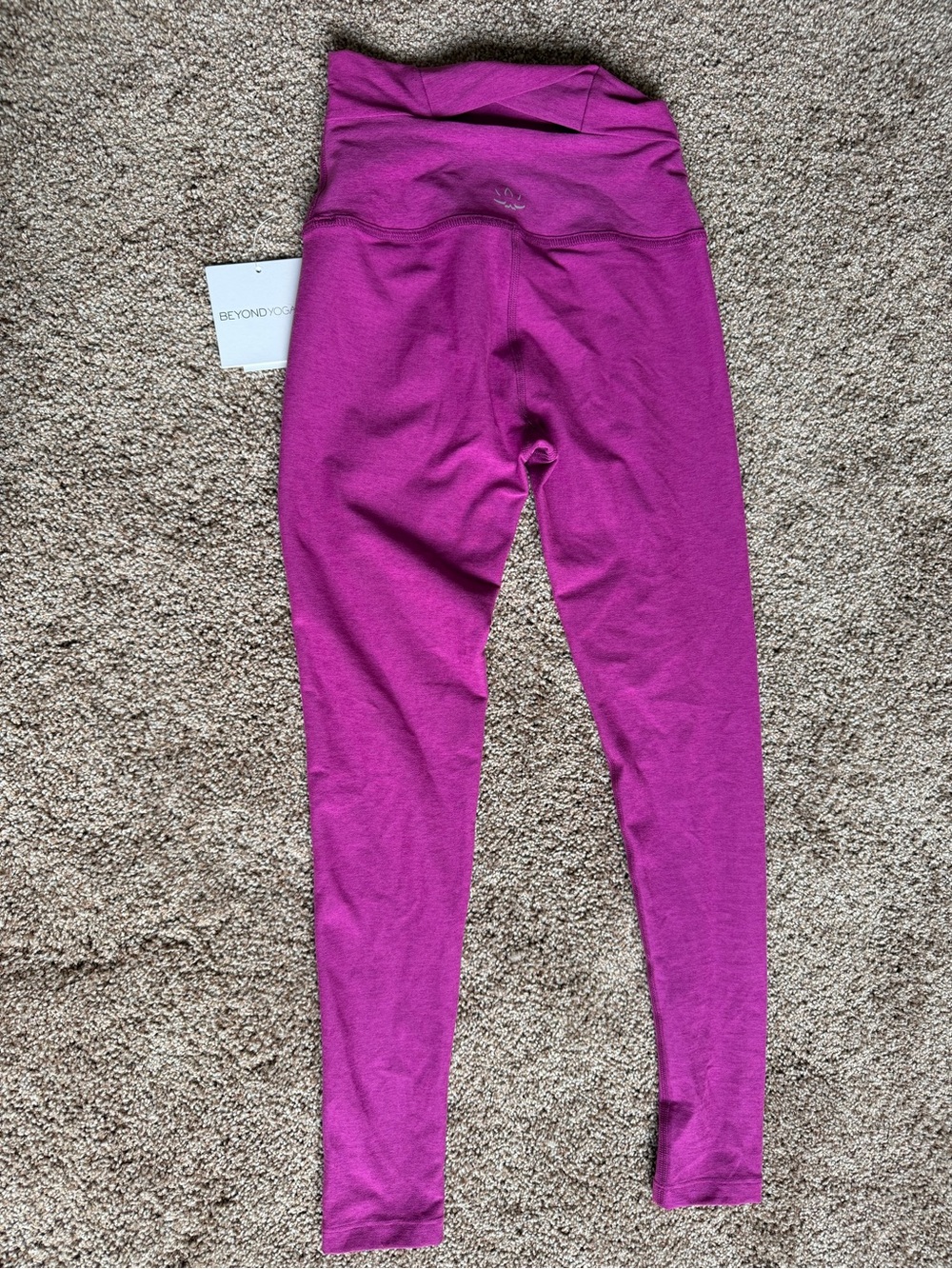 Beyond Yoga leggings with crossover detail at the back NWT SZ XS